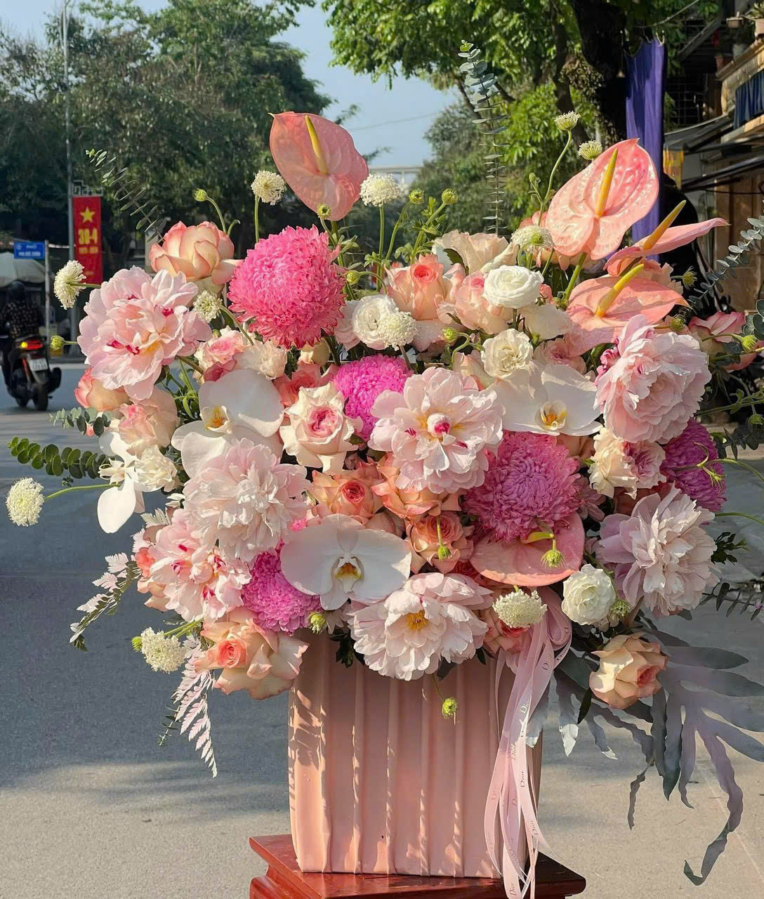 Lẵng Hoa Chúc Mừng Tone Hồng Pastel CSH-076